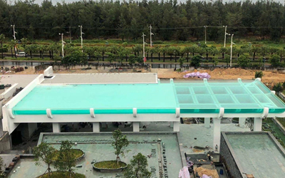 三亚海棠湾阳光国际酒店亚克力空中泳池