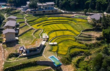 且听风吟，静待花开——民宿亚克力无边游泳池